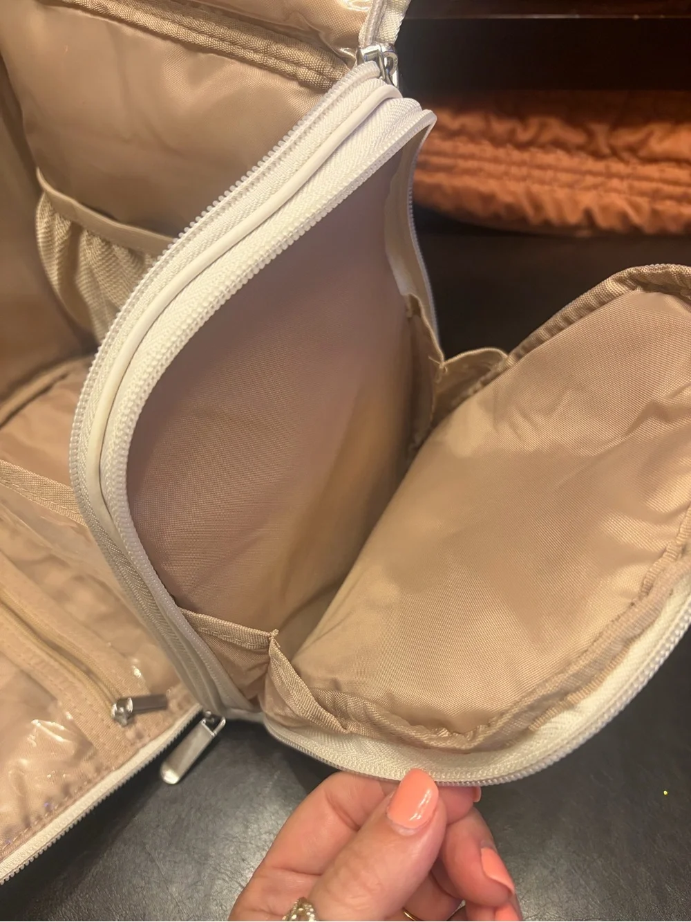 BAGSMART Quilted Cream Travel Cosmetic Bag NWOT